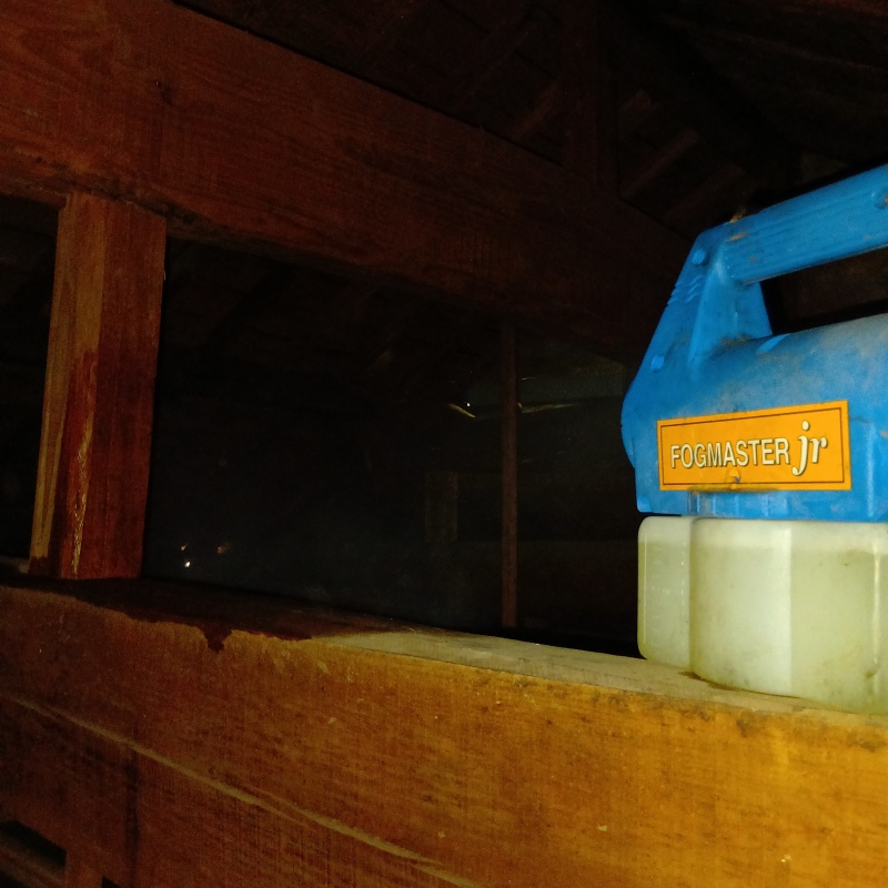 噴霧器で除菌・消臭剤を散布