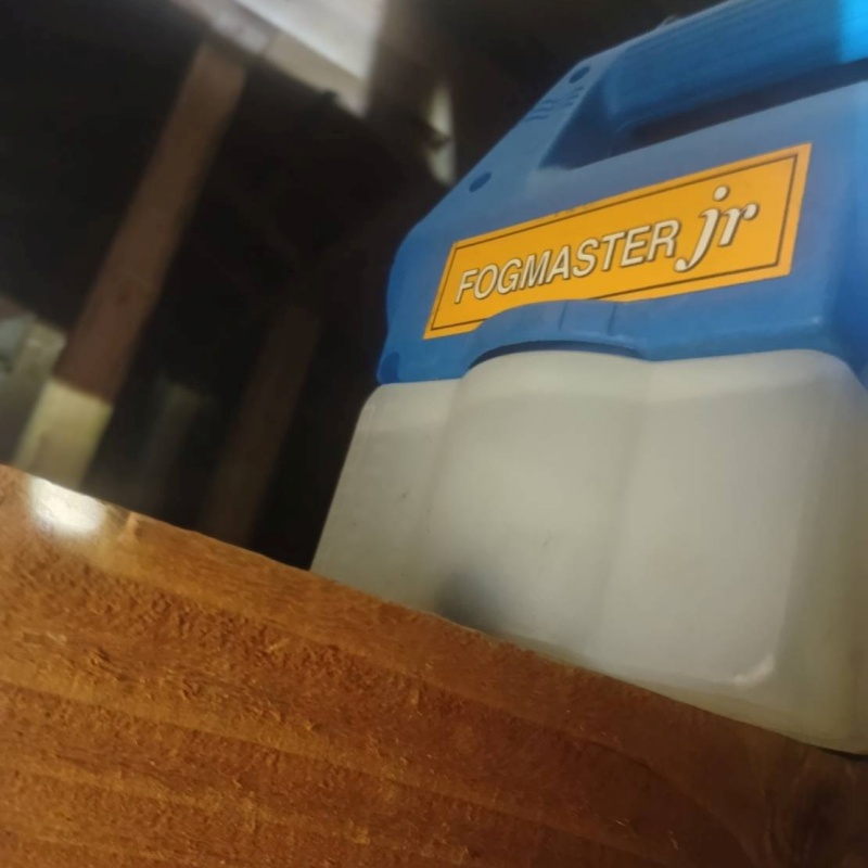 噴霧器で除菌・消臭剤を散布