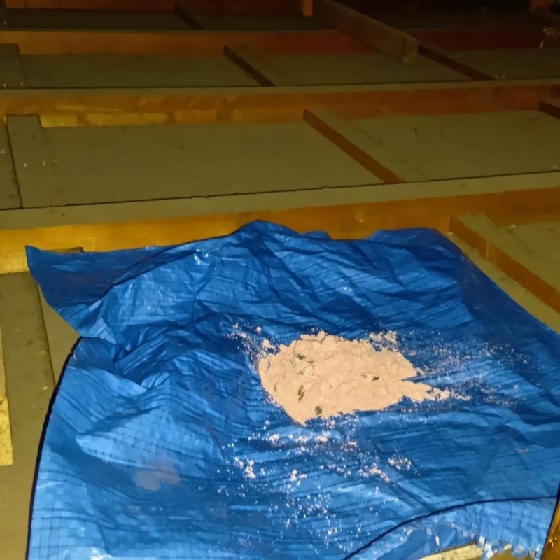 天井裏に殺鼠剤を設置
