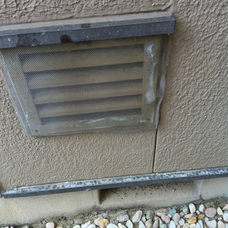 金網で侵入経路を封鎖