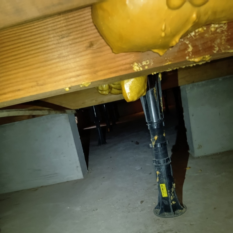 施工前の床下の様子