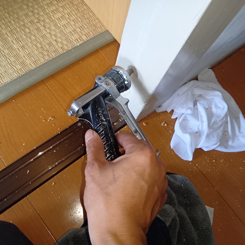 柱の内部にシロアリ駆除剤を注入