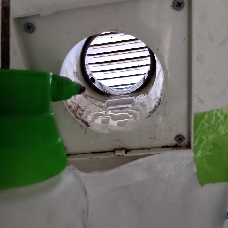 除菌剤を散布