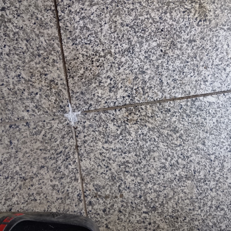開けた穴を修復した様子