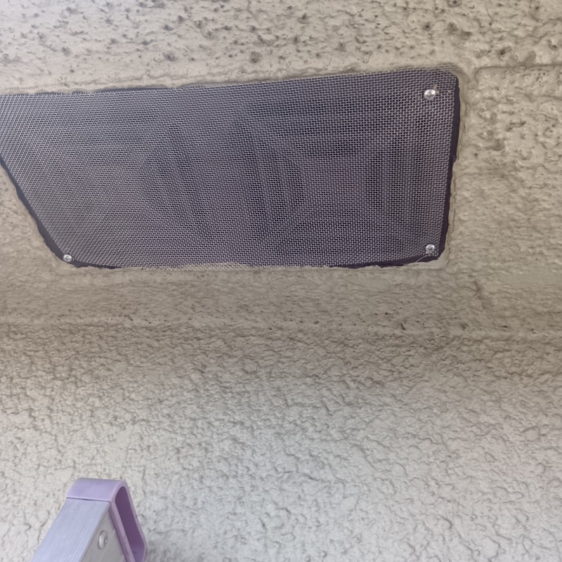 軒下の開口部を封鎖