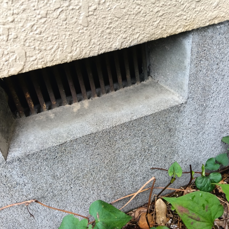 侵入口になっていた床下換気口