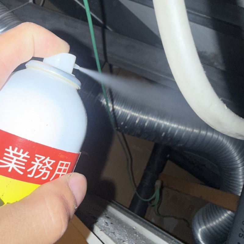 忌避剤をスプレー