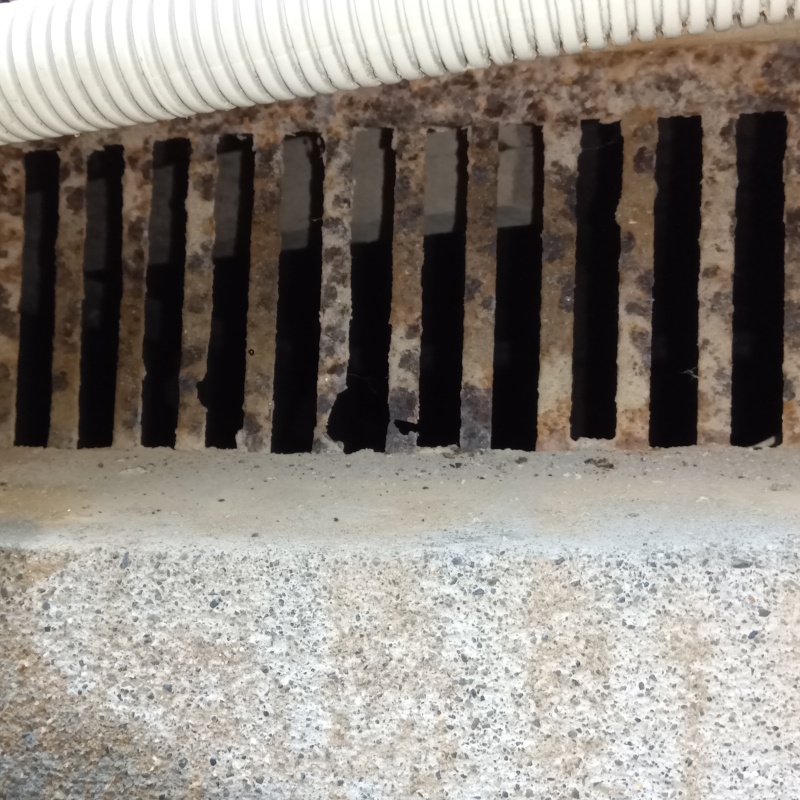侵入口になっていた床下換気口