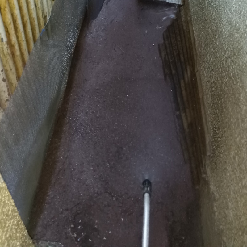 消臭剤を散布