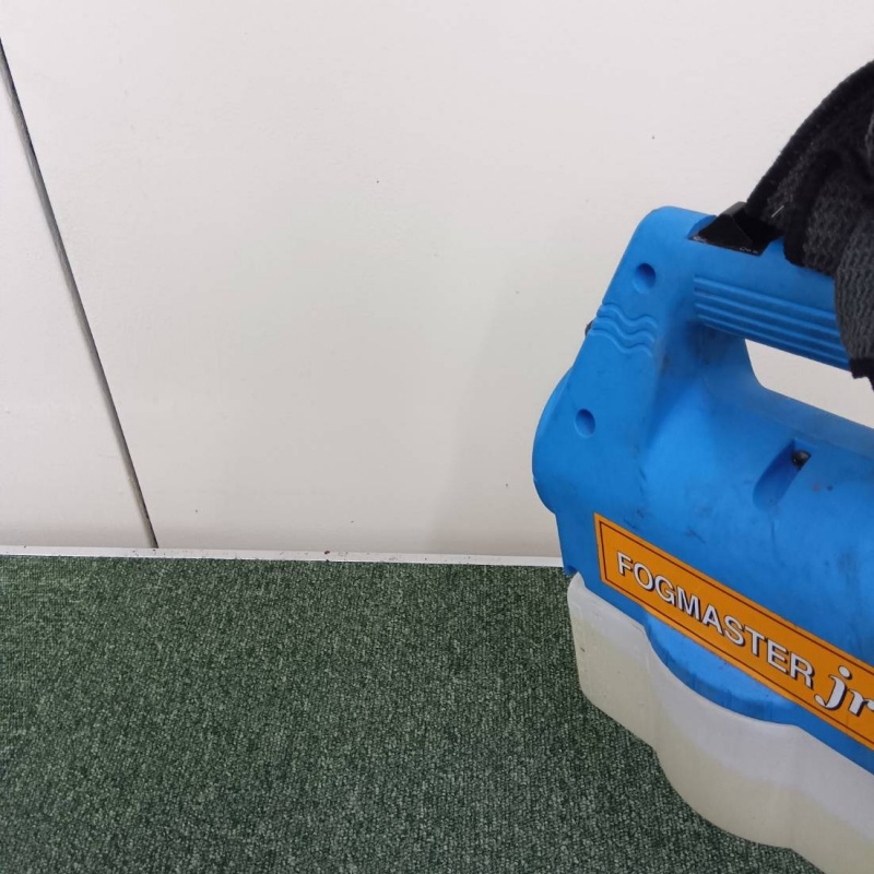 殺虫剤を散布