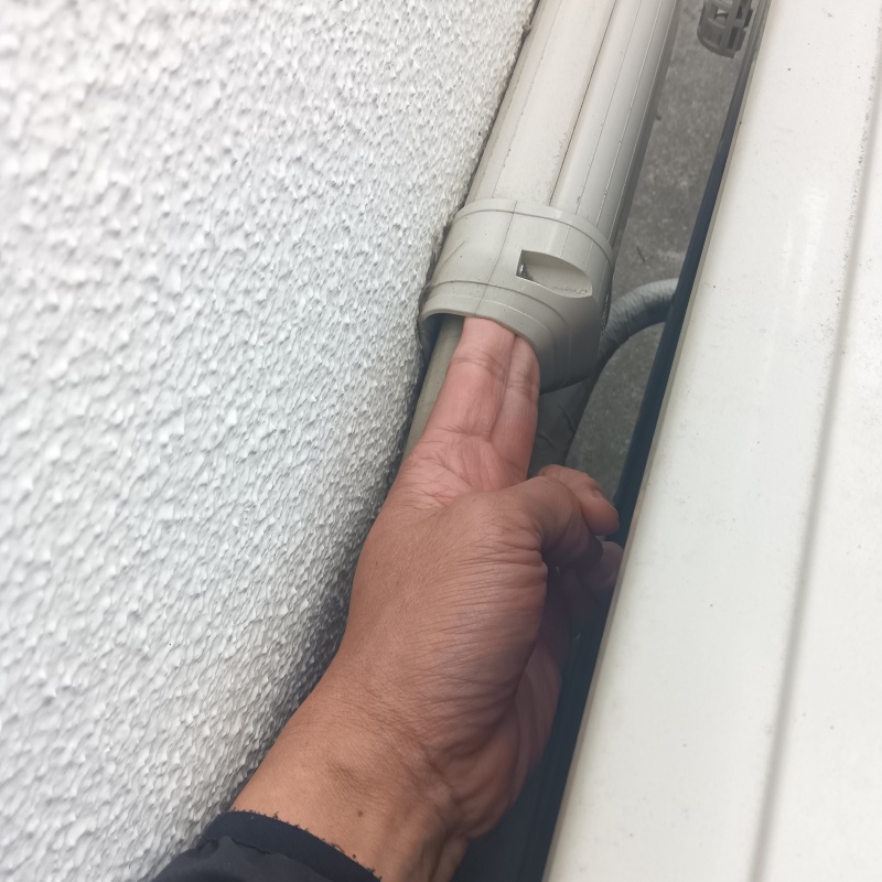 配管の導入部分のすき間
