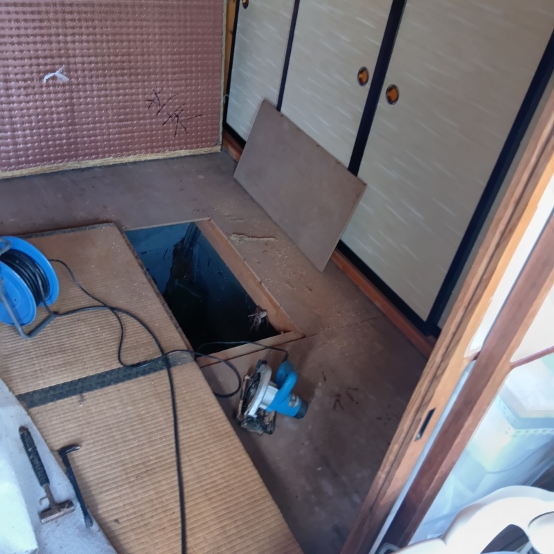 畳の下を開口