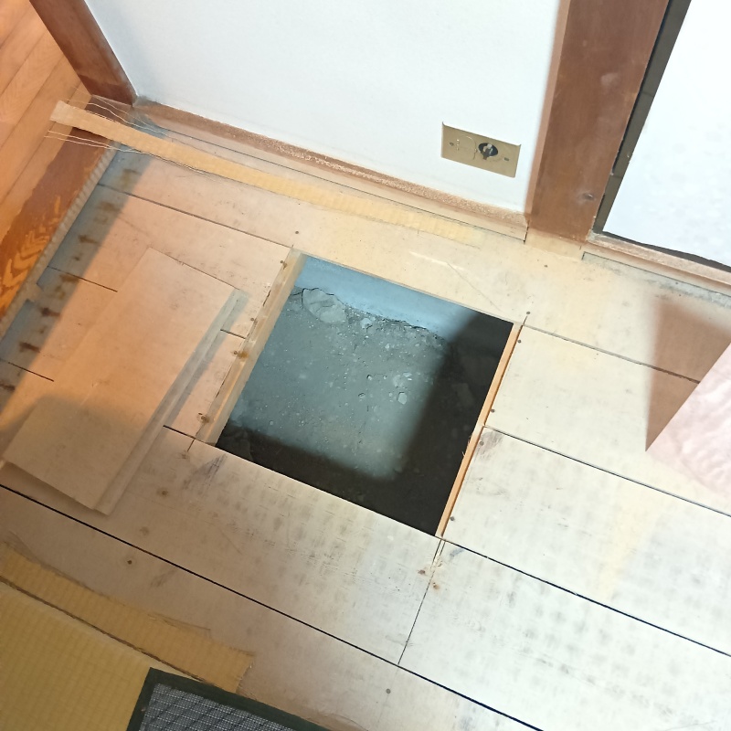 床に点検口を作成