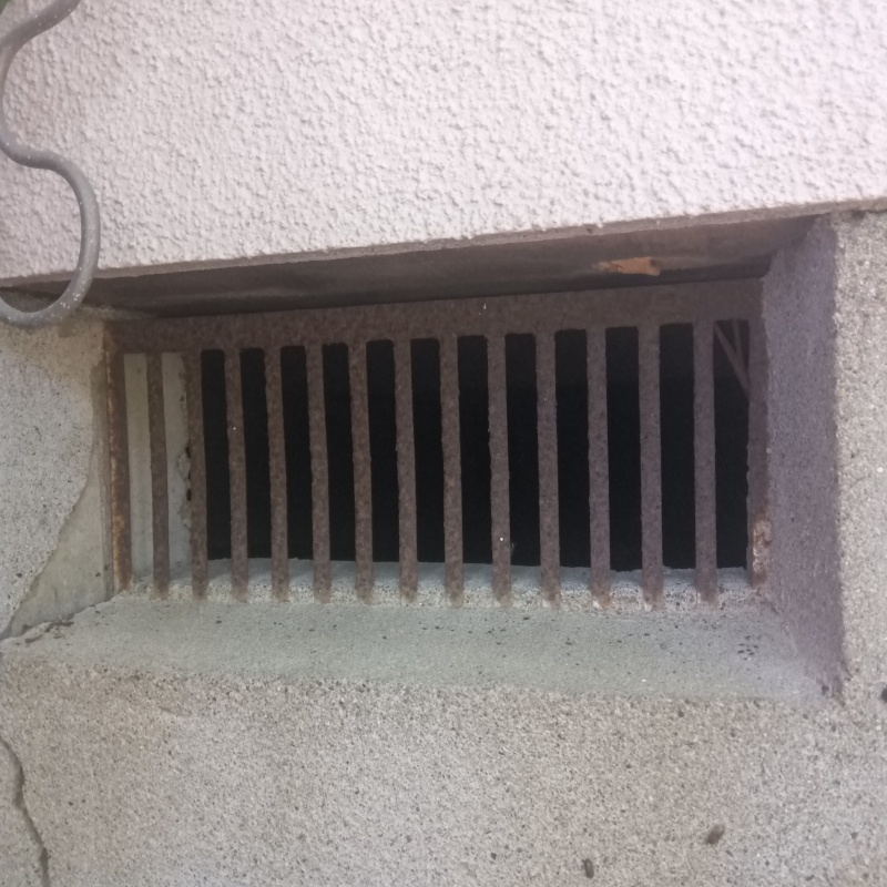 侵入口になっていた床下換気口