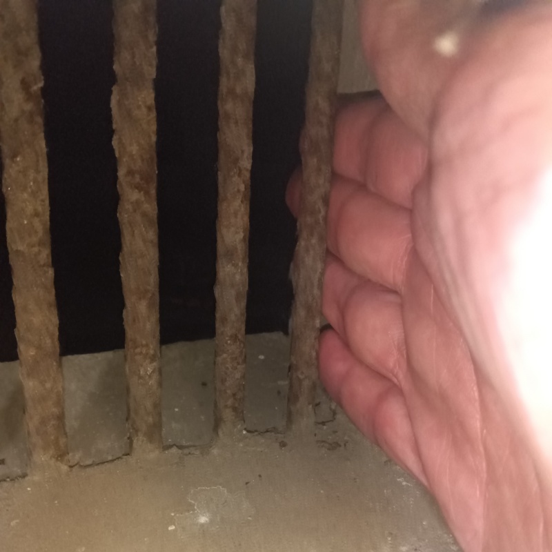 侵入口になっていた床下換気口