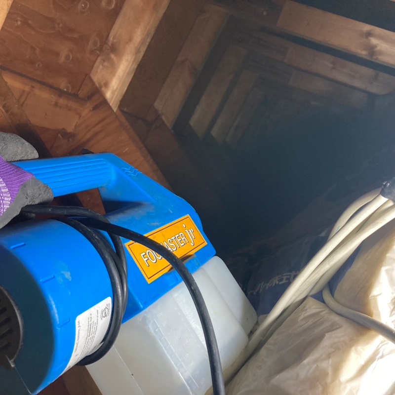 噴霧器で除菌・消臭剤を散布