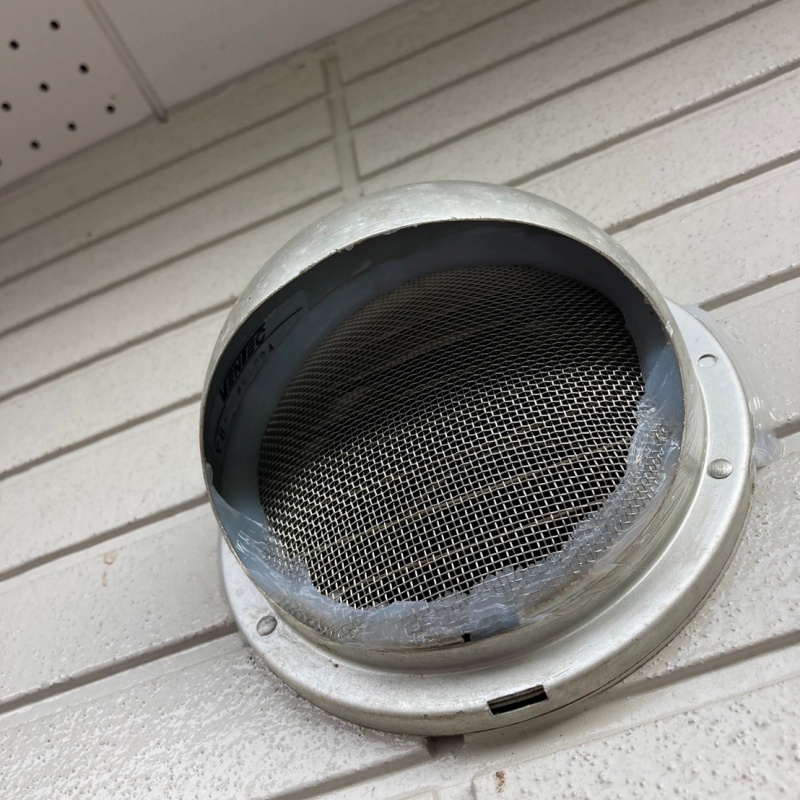 換気口の開口部をネットで封鎖