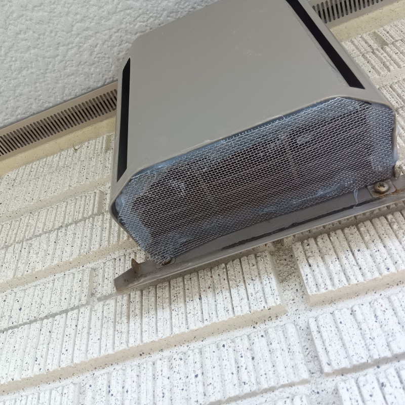 外壁換気口をネットで封鎖