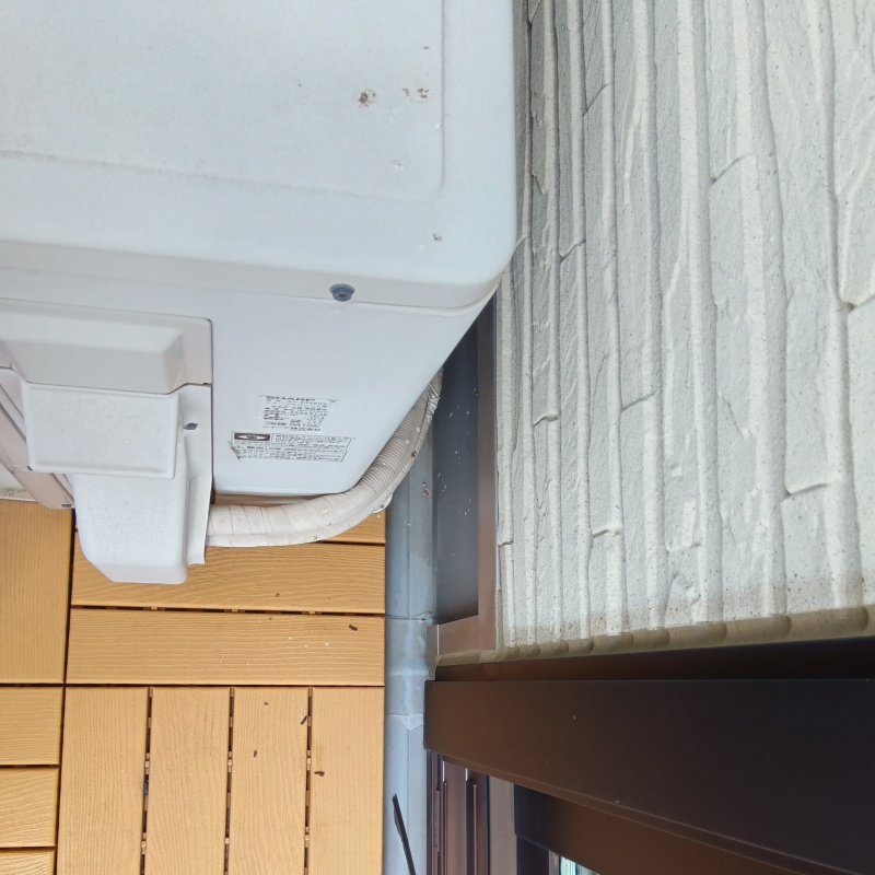 室外機周辺でフンを確認