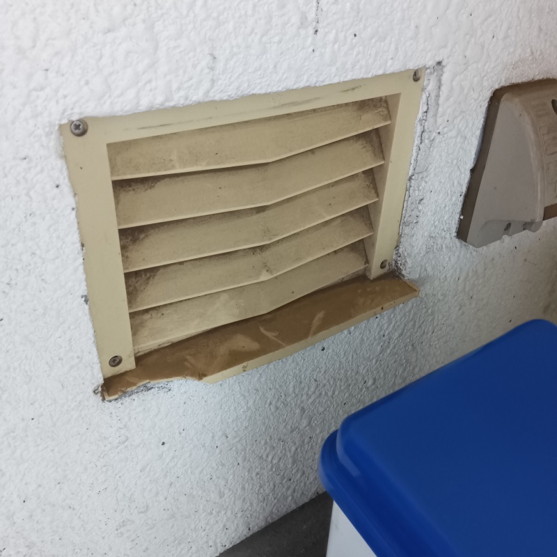 侵入口のひとつである床下通気口