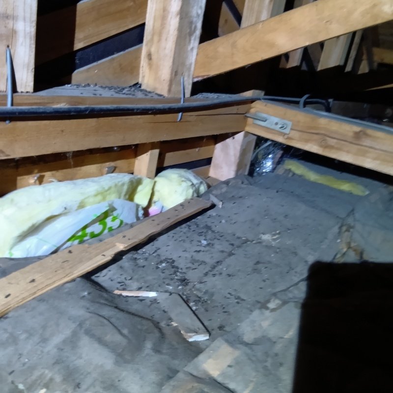 栃木県矢板市川崎反町でコウモリ対策!戸建ての通気口の下のフンがあり困っていた事例