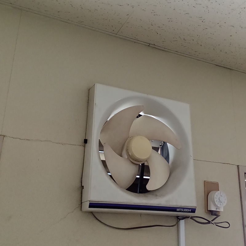 侵入口となっている換気扇