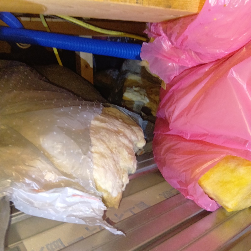 施工前の屋根裏の様子