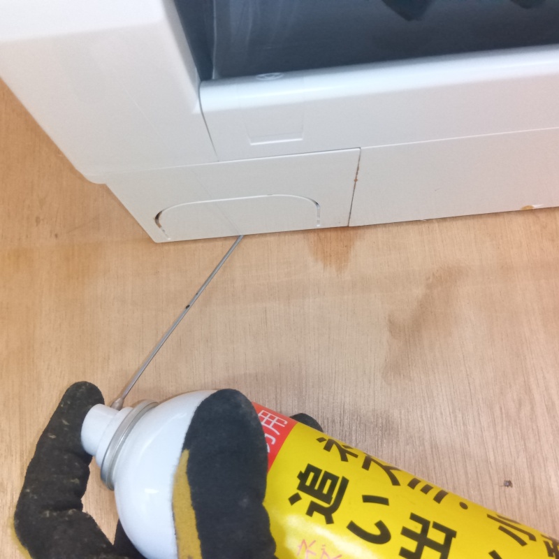 宮城県本吉郡南三陸町でネズミ駆除!施設の外の室外機の裏に隠れていた事例