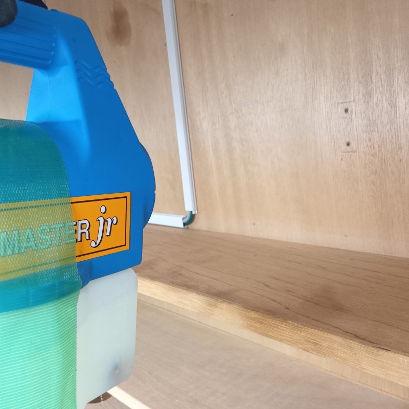 噴霧器で除菌・消臭剤を散布