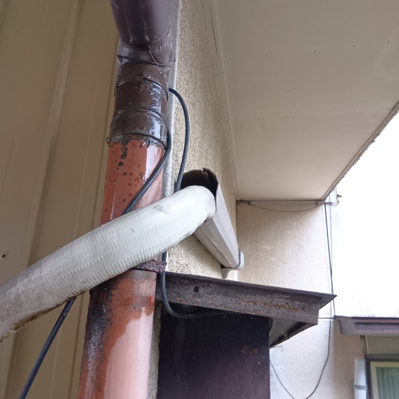 侵入口となる排水管のすき間