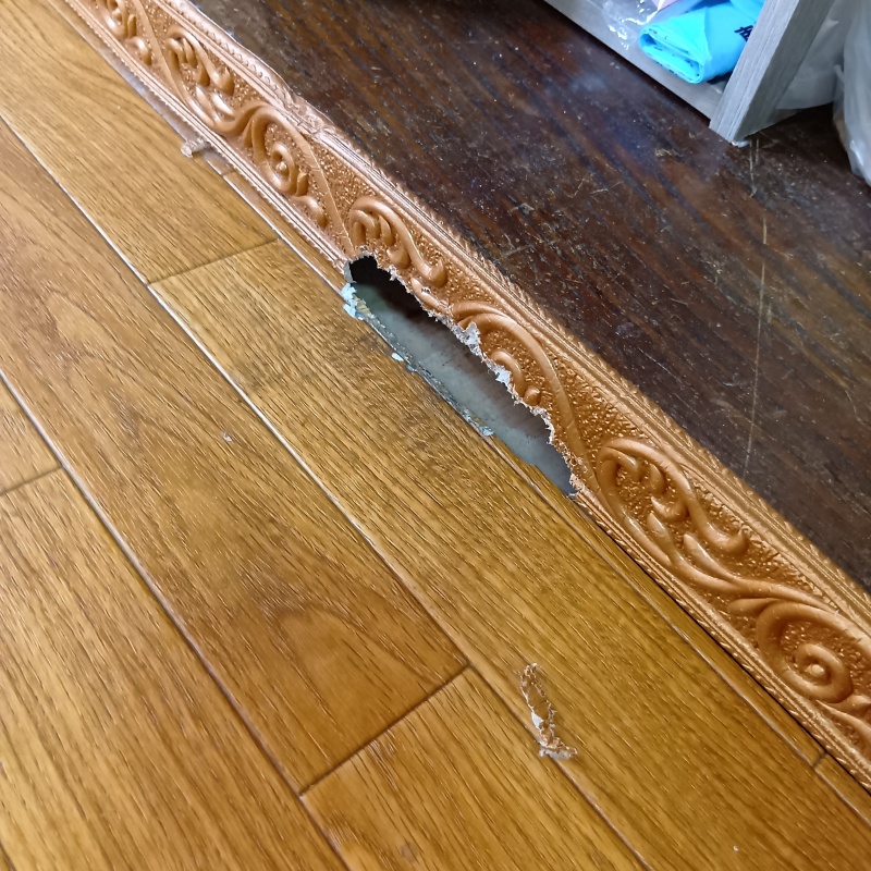 侵入口になりそうな室内に開いた穴